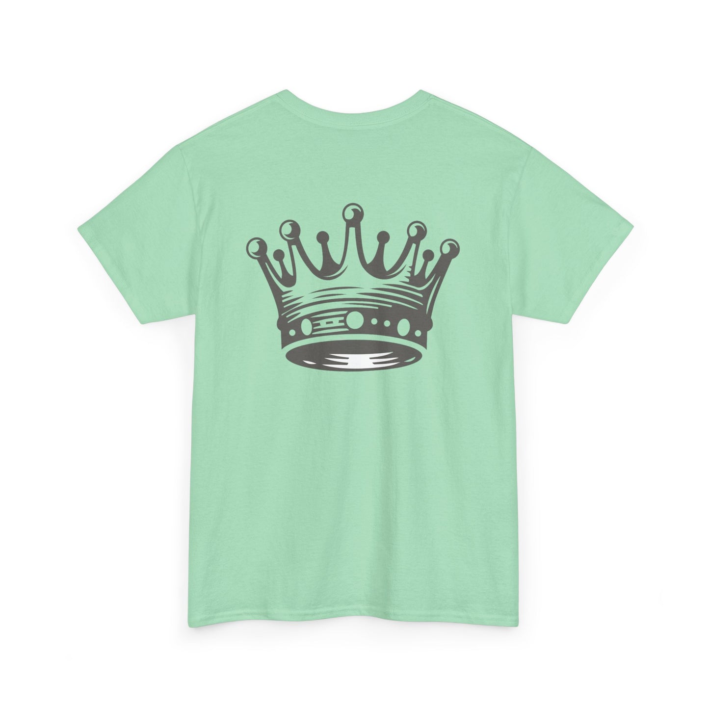 ONLY A KING CAN ATTRACT A QUEEN/ONLY A QUEEN CAN KEEP A KING FOCUSED Couples Tshirt 1